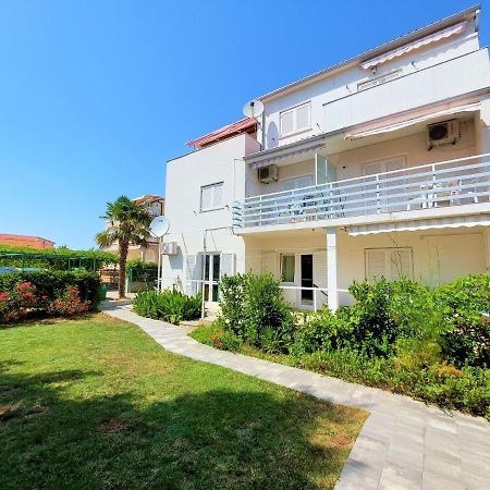 Apartments Neva & Neva Beach House Srima Kültér fotó