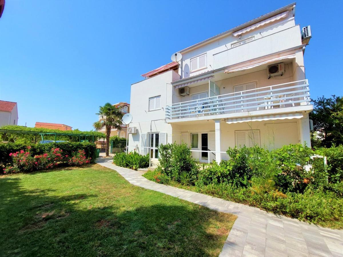 Apartments Neva & Neva Beach House Srima Kültér fotó